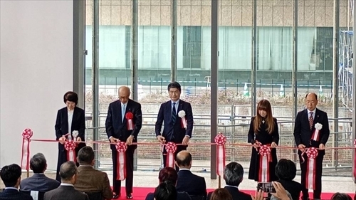 知事テープカットの様子.JPG