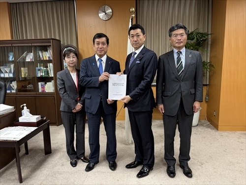 集合写真(内閣府).JPG