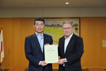 要望書の手交.JPG