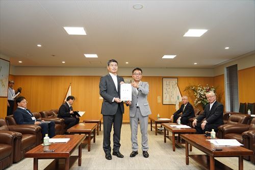 要望書の手交_R.JPG