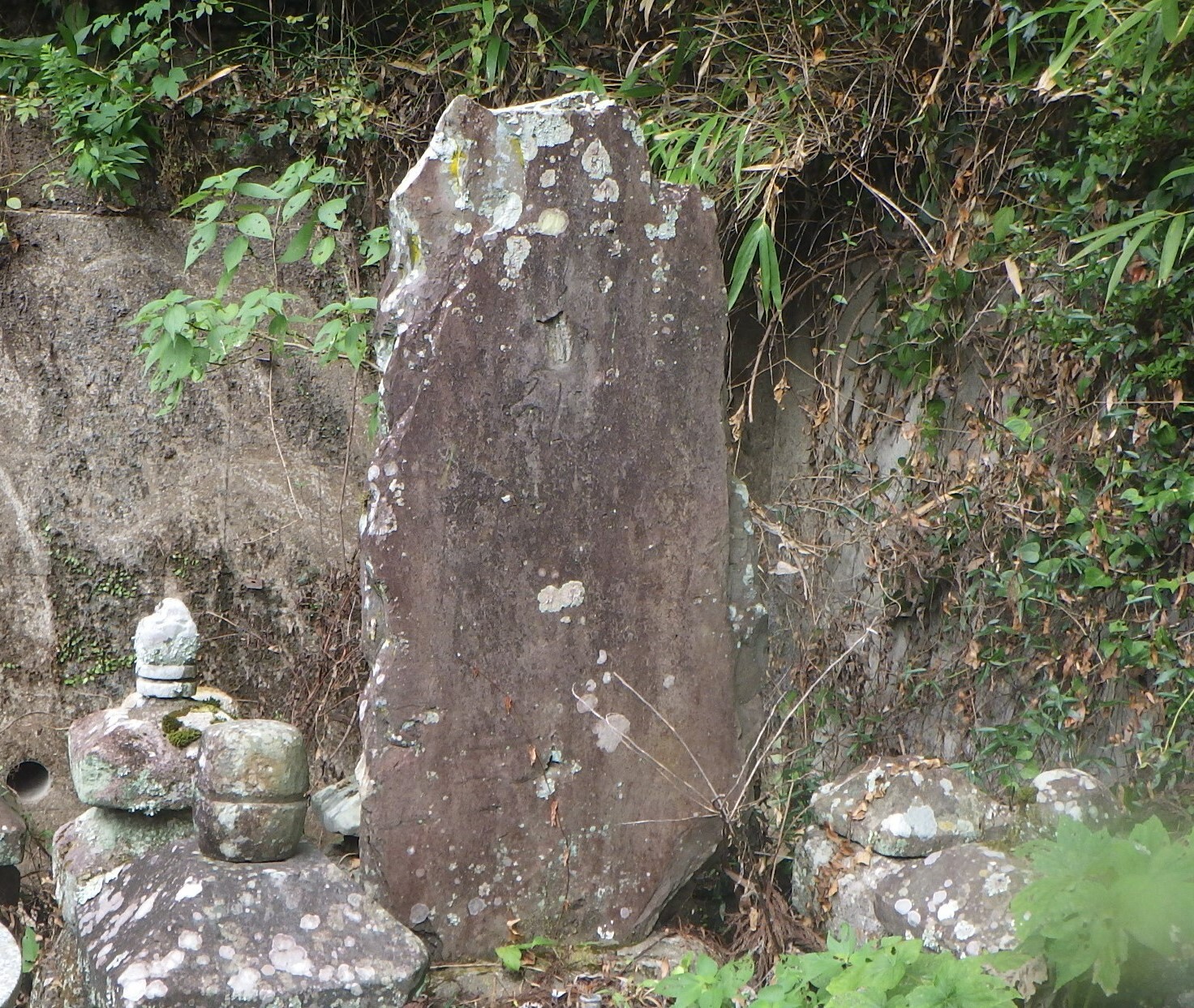 石塔移設後写真.jpg