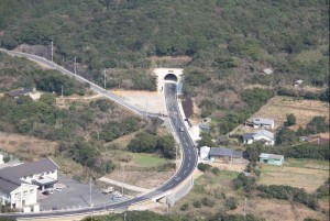 平成24年3月に開通した主要地方道玉之浦大宝線（玉之浦トンネル）