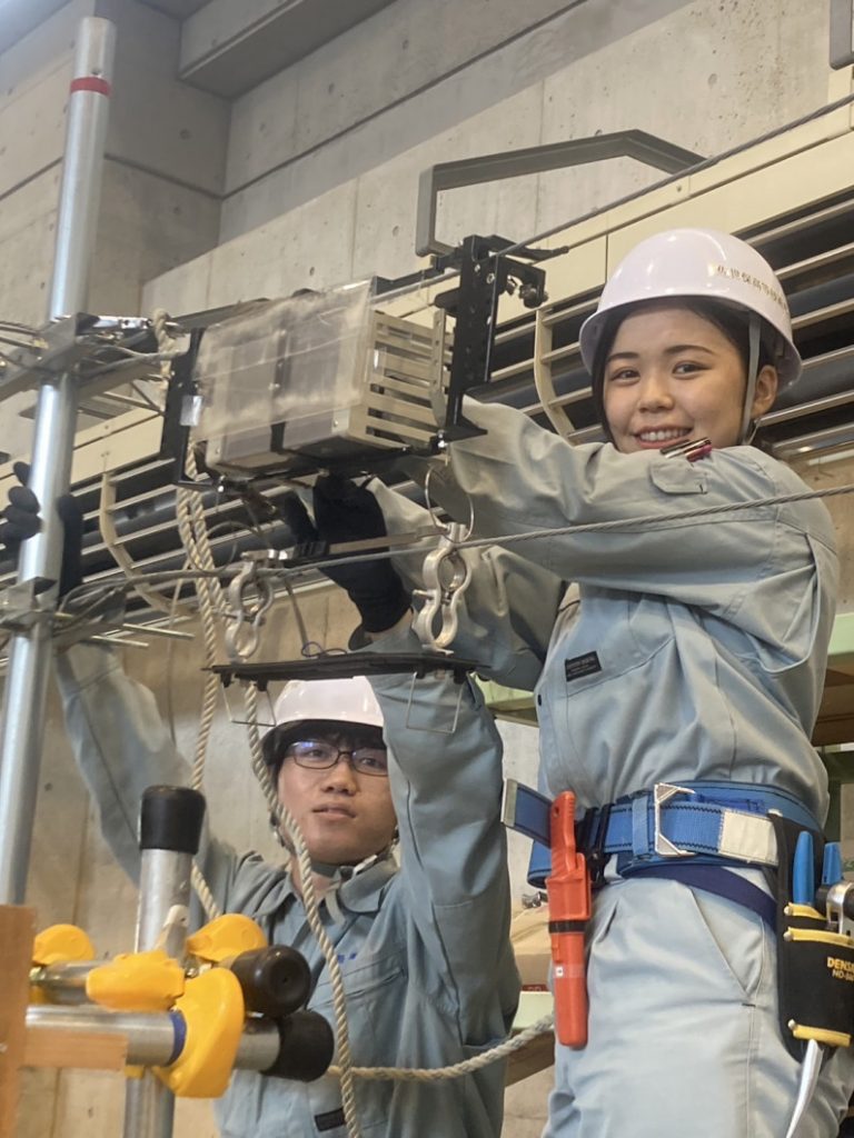 訓練風景の写真「電気システム科」