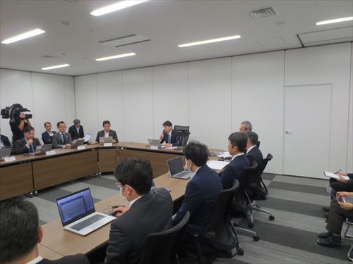 会議の様子_R