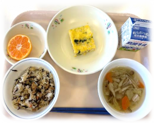 県立学校の給食写真