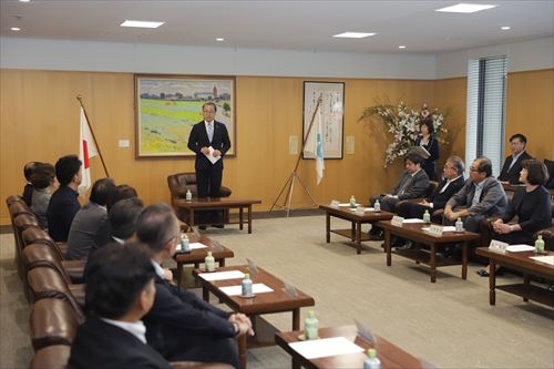 知事あいさつ1_R