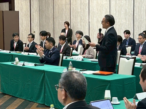 県、市町連携会議知事説明起立版2
