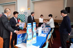 サポーターブース（メグミルク）