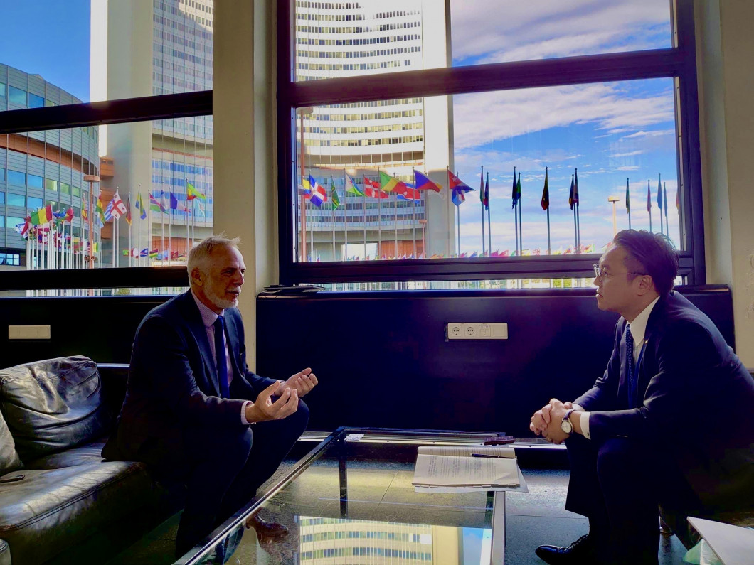 NGOクメント局長との面会の様子2