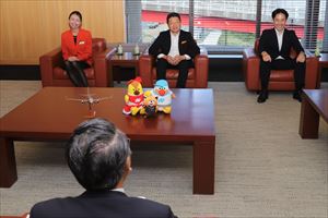 表敬訪問の様子