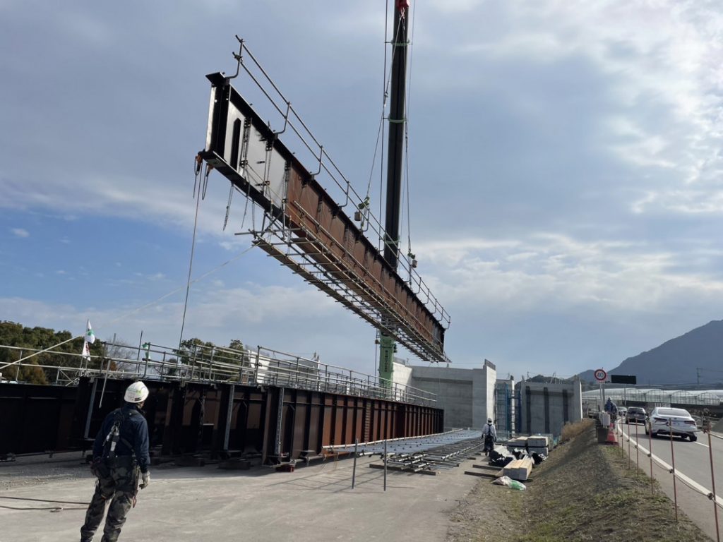 2号橋桁架設様子その①