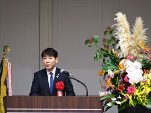 祝辞を述べる浦副知事_R