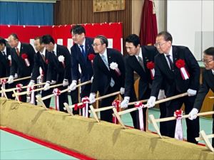 ③鍬入れ(拡大)_R