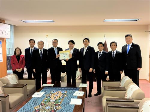 自民党小野寺政務調査会長_要望書手交_R