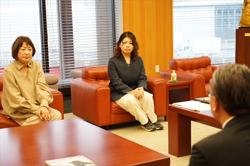 表敬訪問の様子_R